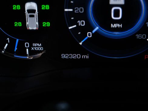 Used 2017 Cadillac Escalade Luxury image 22