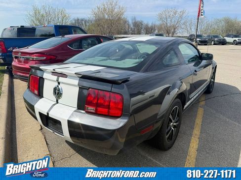 Used 2007 Ford Mustang Deluxe image 4