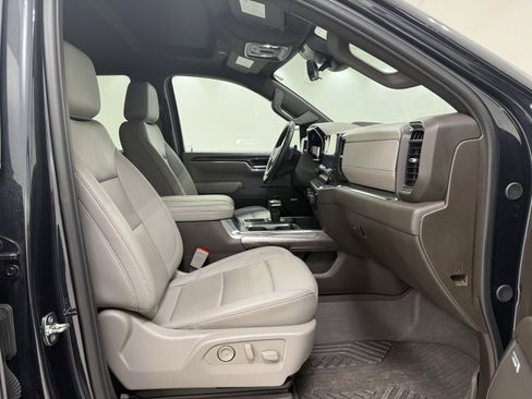 Used 2024 Chevrolet Silverado 1500 LTZ image 32