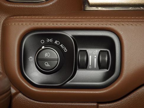 Used 2021 RAM 3500 Limited AWD/4WD image 33