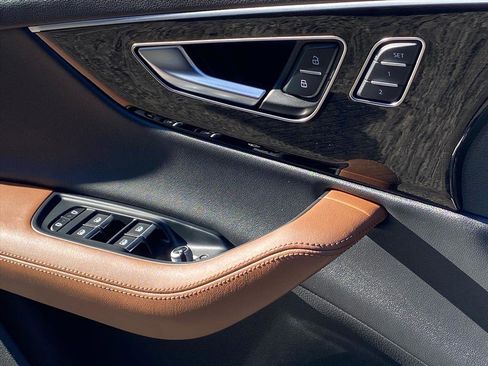 Used 2023 Audi Q7 2.0T Premium Plus w/ Premium Plus Package image 18