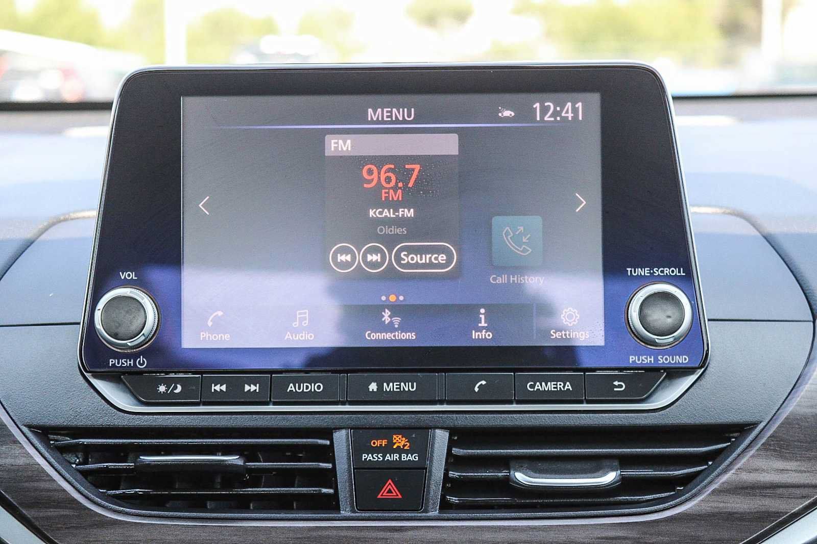 Used 2025 Nissan Altima 2.5 SV FWD image 14