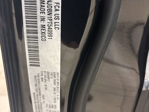 Used 2023 Jeep Compass Latitude image 42