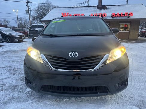 Used 2013 Toyota Sienna LE image 13