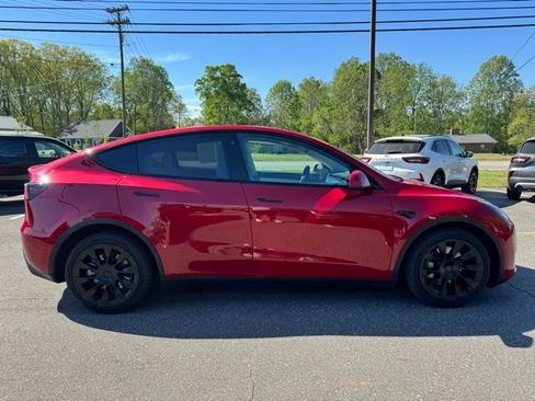 Used 2022 Tesla Model Y Long Range AWD/4WD image 11