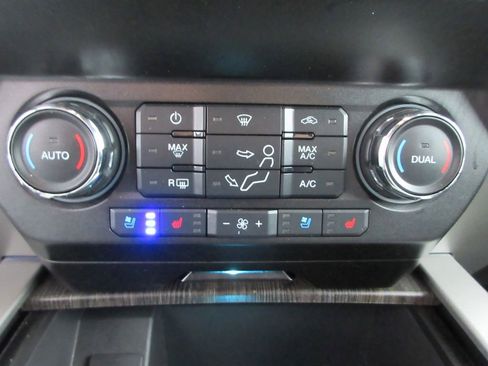 Used 2020 Ford F250 Lariat w/ Chrome Package AWD/4WD image 36