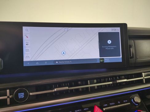 Used 2024 Hyundai Santa Fe Limited image 27