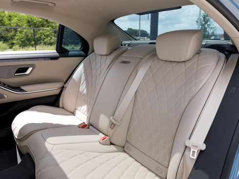 Used 2026 Mercedes-Benz S 580e 4MATIC Sedan image 33