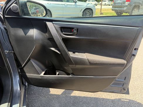 Used 2016 Toyota Corolla L FWD image 29