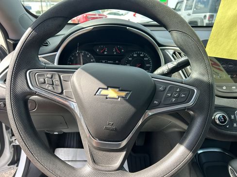 Used 2022 Chevrolet Malibu LT FWD image 25