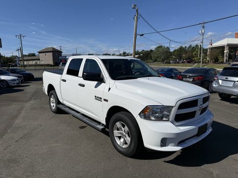 Used 2017 RAM 1500 Express image 2