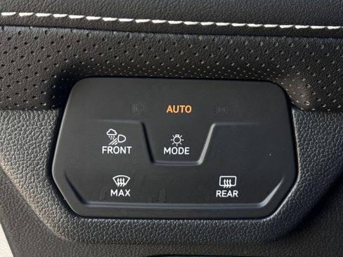 Used 2025 Volkswagen Atlas SEL Premium R-Line AWD/4WD image 24