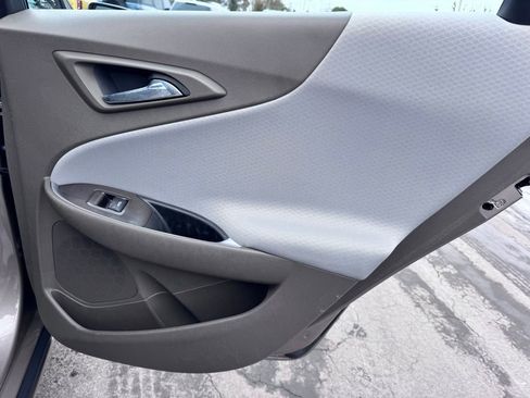 Used 2025 Chevrolet Malibu LT image 24