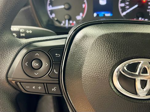 Used 2025 Toyota Corolla LE FWD image 18