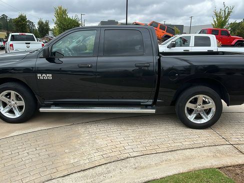 Used 2017 RAM 1500 Express image 11