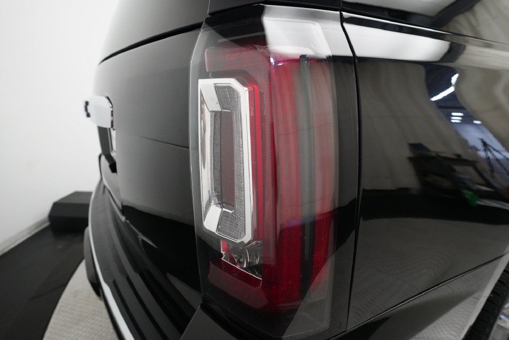 Used 2016 GMC Yukon Denali w/ Open Road Package RWD image 32