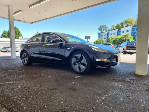 Used 2019 Tesla Model 3 Standard Range Plus image 7