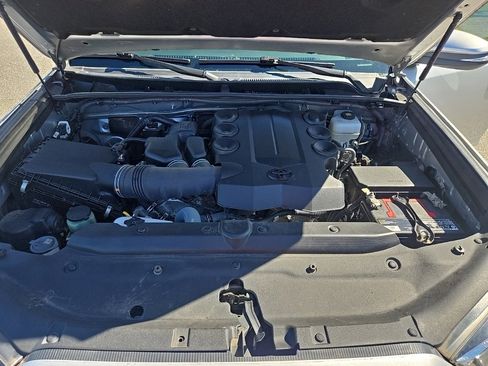 Used 2018 Toyota 4Runner SR5 Premium image 26