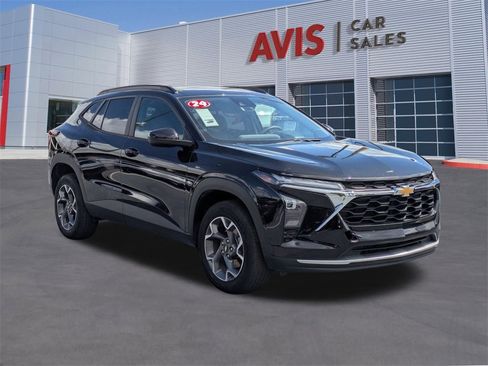 Used 2024 Chevrolet Trax LT image 3