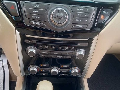Used 2015 Nissan Pathfinder SV image 13