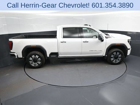 Used 2024 GMC Sierra 2500 Denali w/ Denali Reserve Package AWD/4WD image 37