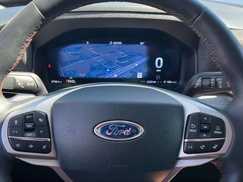 Used 2025 Ford Explorer Active RWD image 33