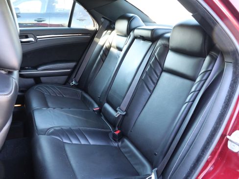 Used 2023 Chrysler 300 C image 35