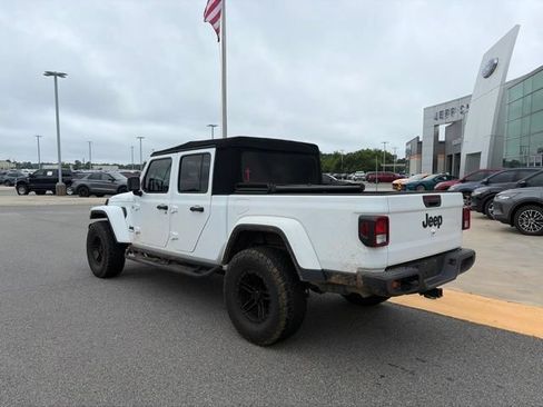 Used 2021 Jeep Gladiator Sport AWD/4WD image 3