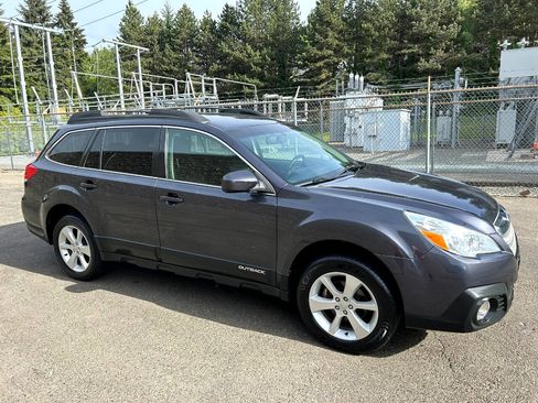 Used 2013 Subaru Outback 2.5i Premium image 3