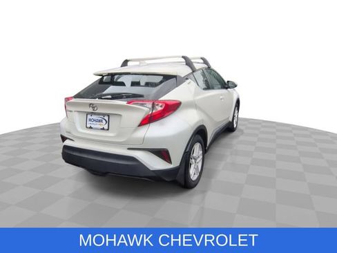 Used 2021 Toyota C-HR LE FWD image 9