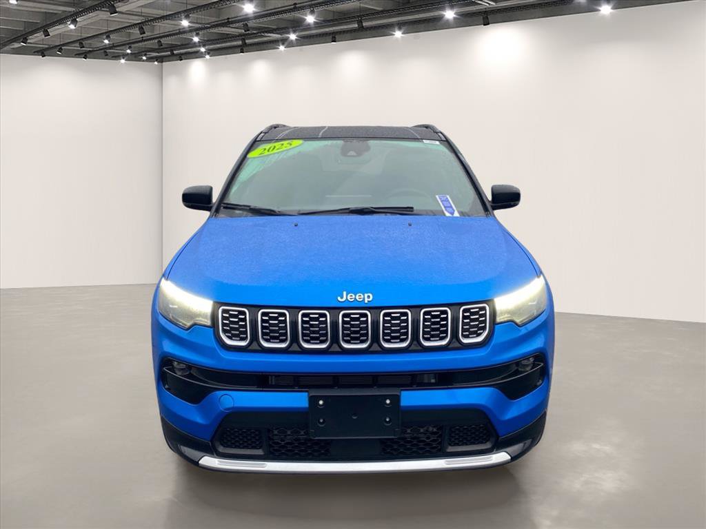 Used 2025 Jeep Compass Limited w/ Elite Group AWD/4WD image 2