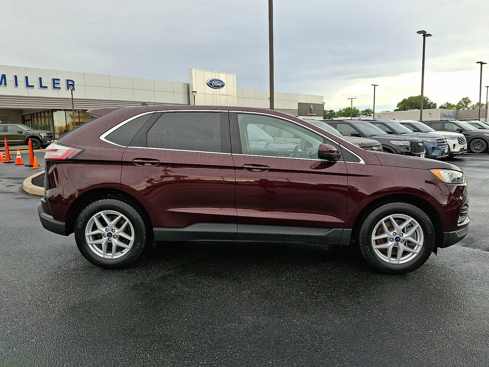 Certified 2024 Ford Edge SEL w/ Convenience Package AWD/4WD image 7