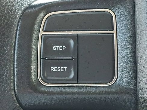 Used 2019 Dodge Grand Caravan SE FWD image 23