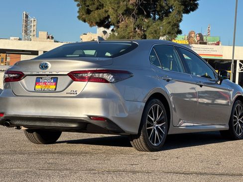 Certified 2022 Toyota Camry XLE image 4