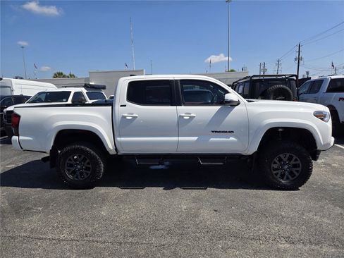 Used 2023 Toyota Tacoma SR5 w/ Technology Package AWD/4WD image 4