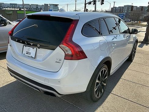 Used 2017 Volvo V60 T5 Cross Country w/ Climate Package image 6