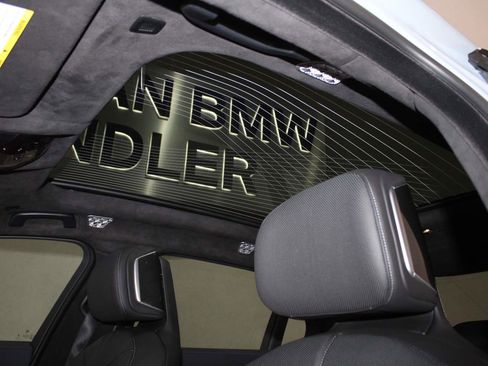 New 2026 BMW i7 M70 w/ Executive Package image 14