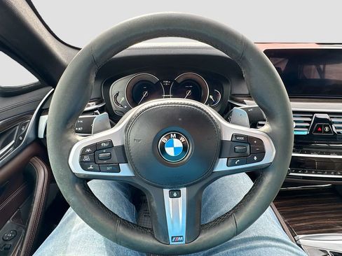 Used 2018 BMW M550i xDrive image 13