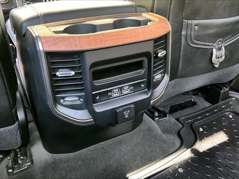 Used 2022 RAM 1500 Limited AWD/4WD image 10