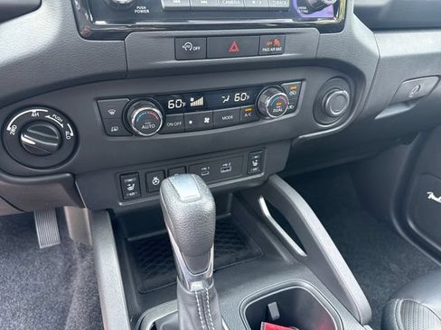 Used 2024 Nissan Frontier SL w/ Technology Package AWD/4WD image 17