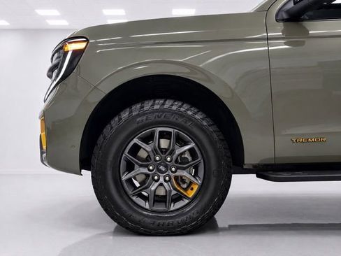Used 2025 Ford Expedition Tremor AWD/4WD image 10