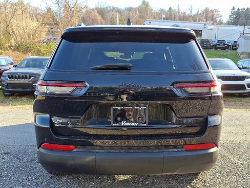 Certified 2023 Jeep Grand Cherokee L Laredo image 5