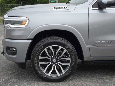 Used 2025 RAM 1500 Limited w/ Body Color Bumper Group AWD/4WD image 8