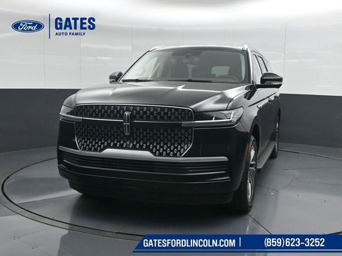 New 2026 Lincoln Navigator L Premier AWD/4WD image 6