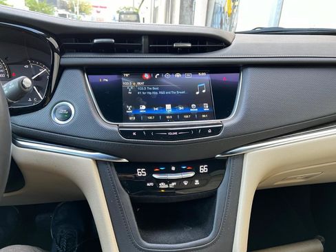 Used 2018 Cadillac XT5 FWD image 22