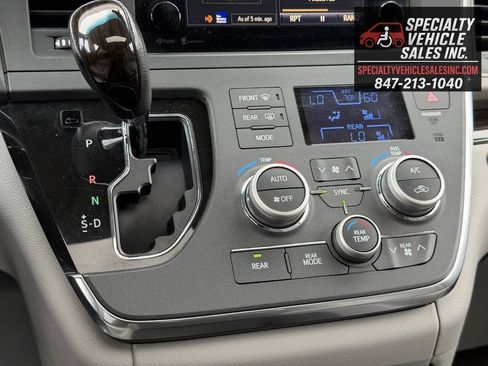 Used 2015 Toyota Sienna XLE FWD image 40
