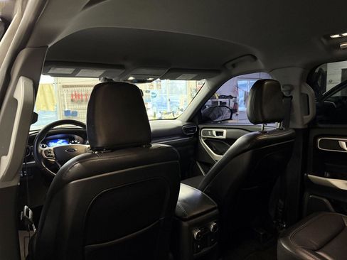 Used 2020 Ford Explorer XLT w/ Equipment Group 202A image 17