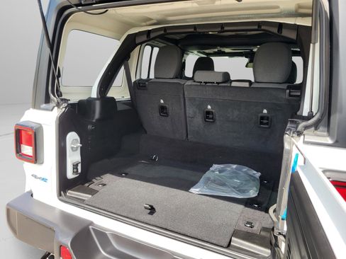 Used 2025 Jeep Wrangler Willys 4xe image 21