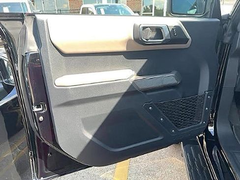 Used 2023 Ford Bronco Wildtrak image 19