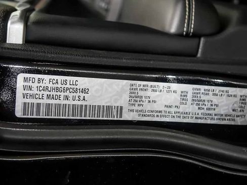Used 2023 Jeep Grand Cherokee Limited w/ Black Appearance Package AWD/4WD image 30